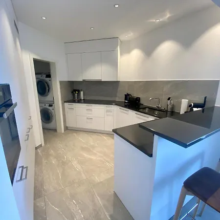 Lungolago Rosso Locarno