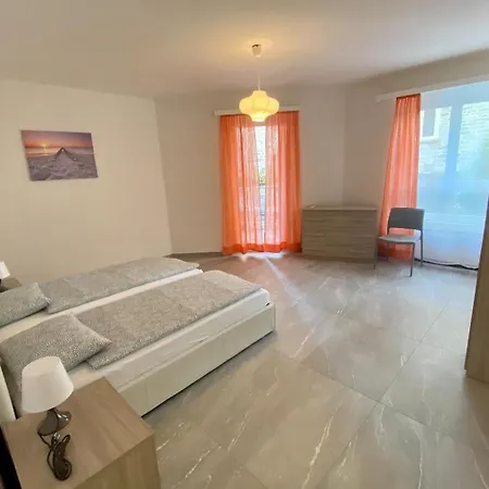Lungolago Rosso Apartment