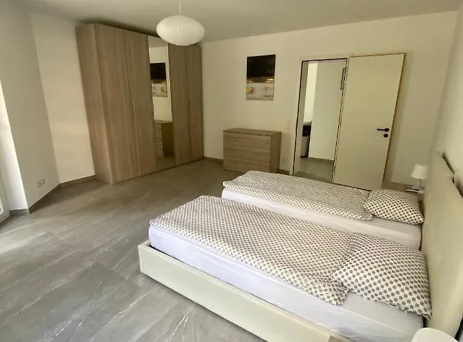 Lungolago Rosso 로카르노